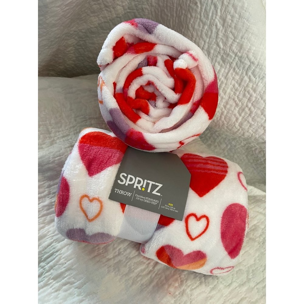 Spritz White/Red Heart Print Micro-plush Throw Blanket 2-Count - 50”x60” - Picture 2 of 10